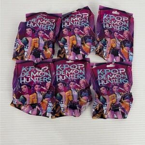 4 K-Pop Demon Hunters Collectible Mystery Figure Bags